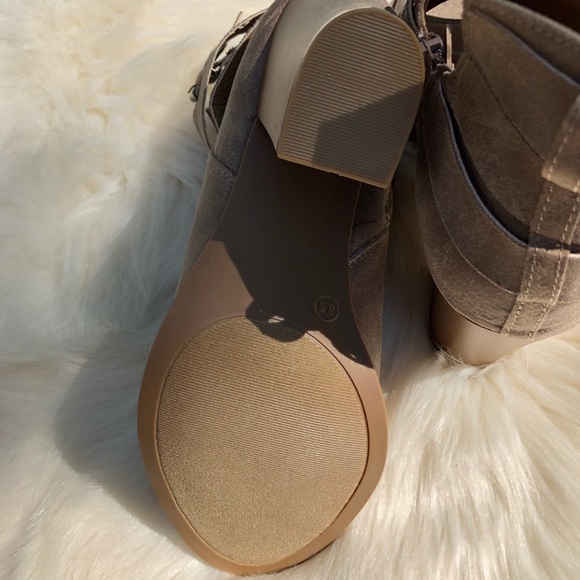 Diba Peep Toe Ankle Booties *NWOT* - Picture 6 of 7